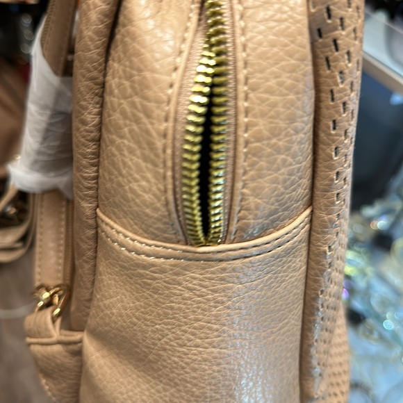 One And Double Strap Backpack material vegan by Metro Muse - Picture 4 of 14